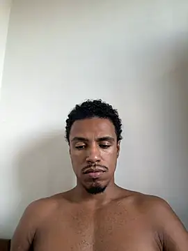 Snapshot of LorenzoBlack27 chatting on May 29, 2026, 7:53 pm LorenzoBlack27 online show from May 29, 2026, 7:53 pm