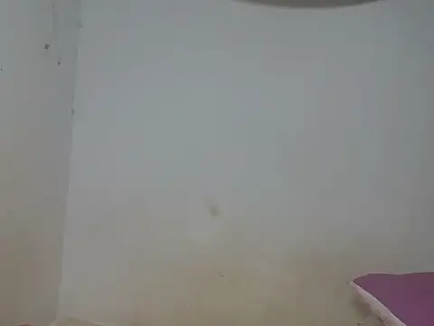 Zyeiii online show from June 19, 2026, 6:58 pm