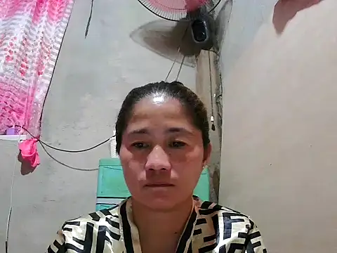 lovelyxxx88 online show from April 8, 2026, 11:44 am