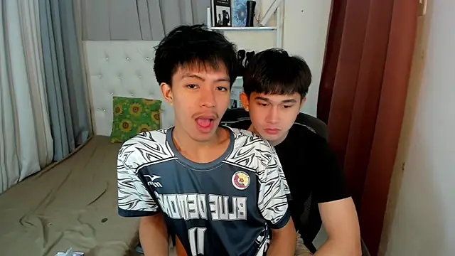 Snapshot of davincihugecock chatting on February 5, 2026, 4:36 pm davincihugecock online show from February 5, 2026, 4:36 pm