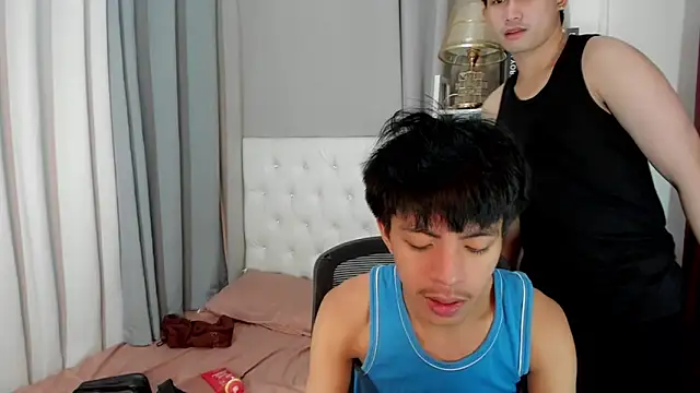 Snapshot of davincihugecock chatting on February 15, 2026, 4:50 pm davincihugecock online show from February 15, 2026, 4:50 pm