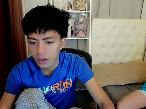 Snapshot of davincihugecock chatting on February 26, 2026, 4:40 pm davincihugecock online show from February 26, 2026, 4:40 pm