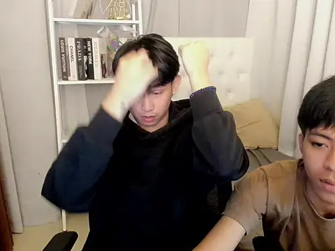 Snapshot of davincihugecock chatting on February 28, 2026, 5:56 pm davincihugecock online show from February 28, 2026, 5:56 pm