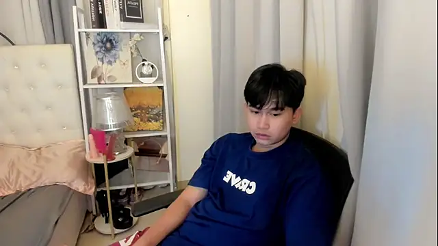 davincihugecock online show from June 18, 2026, 12:31 am