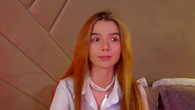 Snapshot of VanessaVienne chatting on March 3, 2026, 4:25 pm VanessaVienne online show from March 3, 2026, 4:25 pm