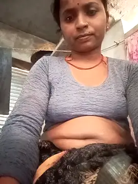 Snapshot of Hirdesh_sahu chatting on June 18, 2026, 5:17 am Hirdesh sahu online show from June 18, 2026, 5:17 am
