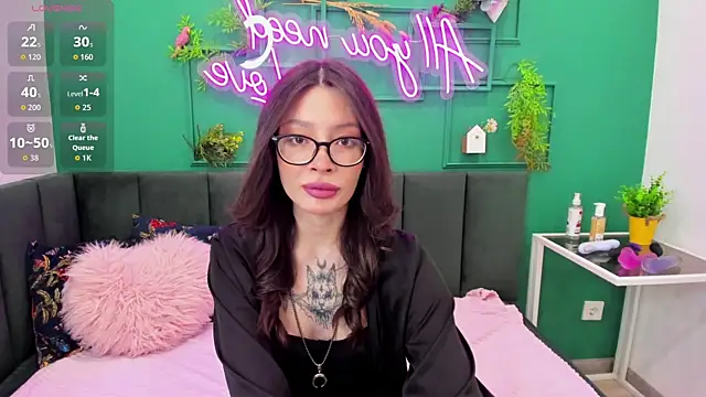 IvyDainty online show from April 9, 2026, 1:40 am