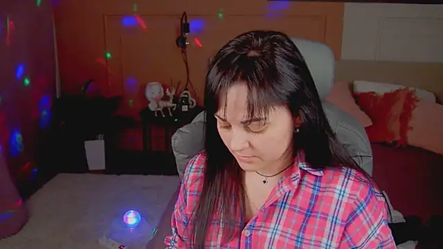  SilkyShadow  online show from February 23, 2026, 1:07 am