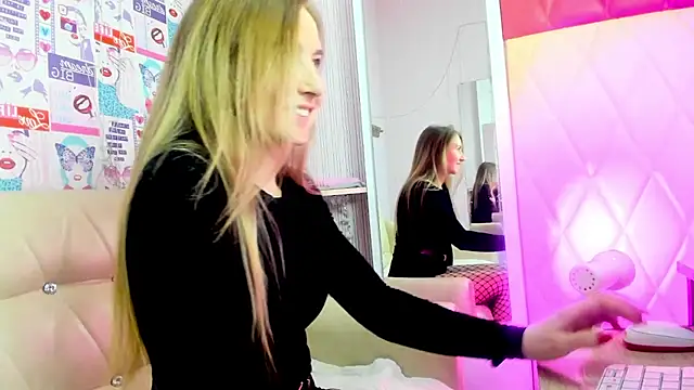 Lana Heels online show from January 12, 2026, 9:49 am