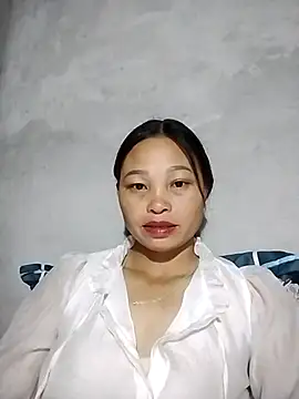 Snapshot of miray- chatting on May 21, 2026, 1:19 pm miray- online show from May 21, 2026, 1:19 pm