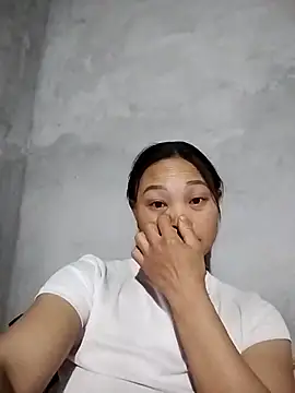 Snapshot of miray- chatting on May 13, 2026, 9:55 pm miray- online show from May 13, 2026, 9:55 pm