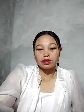 Snapshot of miray- chatting on April 28, 2026, 12:42 pm miray- online show from April 28, 2026, 12:42 pm