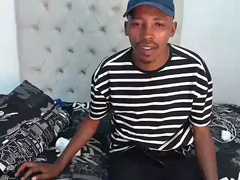 Snapshot of Leo_203 chatting on January 8, 2026, 12:44 pm Leo 203 online show from January 8, 2026, 12:44 pm