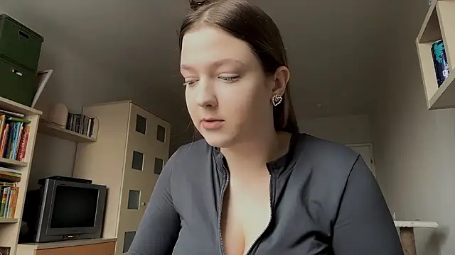 JammieMickiewicz online show from March 31, 2026, 6:37 am