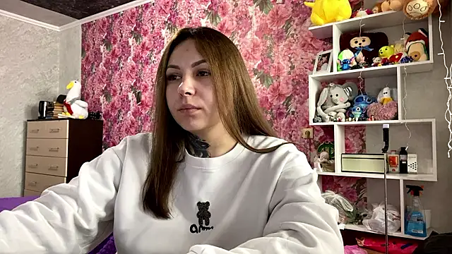 TraciBallena online show from February 24, 2026, 7:09 am