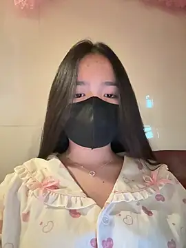 Snapshot of Gwen879 chatting on February 3, 2026, 6:22 am Gwen879 online show from February 3, 2026, 6:22 am