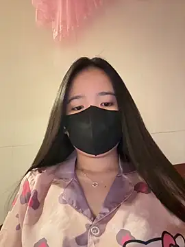 Gwen879 online show from March 18, 2026, 12:03 am