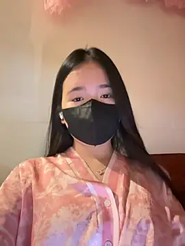 Snapshot of Gwen879 chatting on February 25, 2026, 12:22 am Gwen879 online show from February 25, 2026, 12:22 am