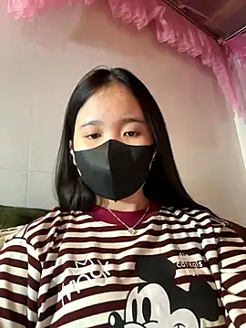 Gwen879 online show from January 12, 2026, 1:18 pm