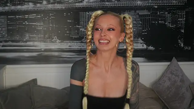 LanaReals online show from February 15, 2026, 10:03 am