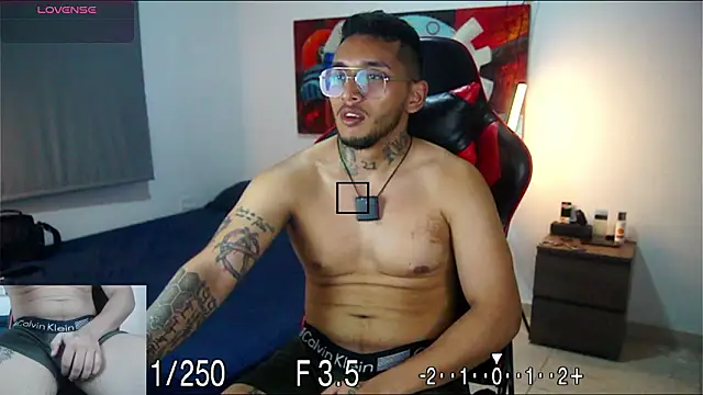 Snapshot of EvanVelvet chatting on February 8, 2026, 2:53 am EvanVelvet online show from February 8, 2026, 2:53 am