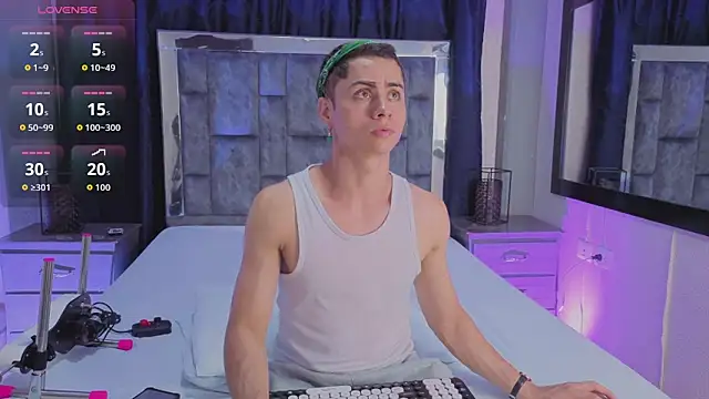 LeoMonnroe online show from April 9, 2026, 7:09 pm