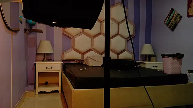 yvi taylor online show from April 16, 2026, 12:06 pm