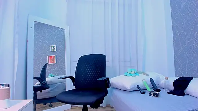 ViictoriiaSaenz online show from March 20, 2026, 9:38 pm