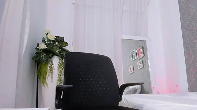 ViictoriiaSaenz online show from February 6, 2026, 5:14 am