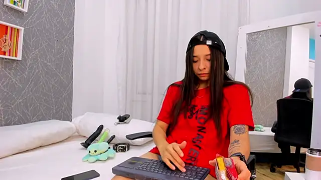 ViictoriiaSaenz online show from March 29, 2026, 4:47 am