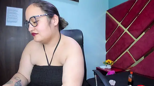 Snapshot of MiaRouss69 chatting on February 20, 2026, 12:51 am MiaRouss69 online show from February 20, 2026, 12:51 am