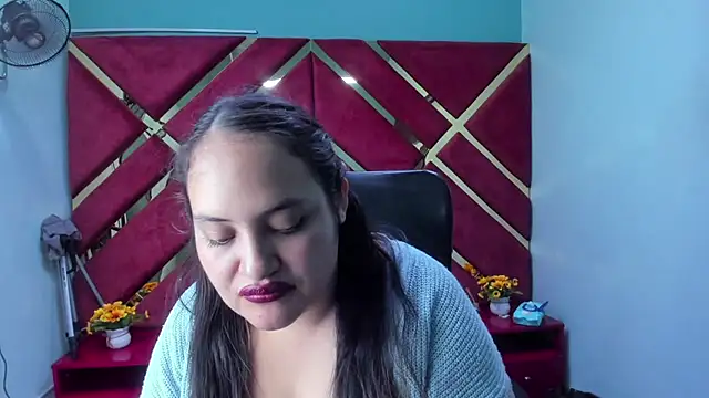 Snapshot of MiaRouss69 chatting on February 18, 2026, 4:32 am MiaRouss69 online show from February 18, 2026, 4:32 am