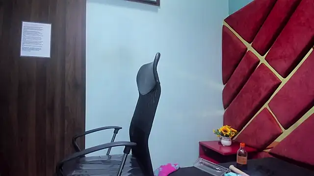 Snapshot of MiaRouss69 chatting on February 22, 2026, 5:10 am MiaRouss69 online show from February 22, 2026, 5:10 am