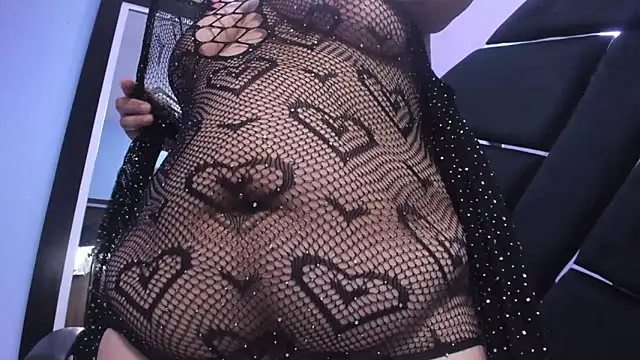 MiaRouss69 online show from April 3, 2026, 1:34 am