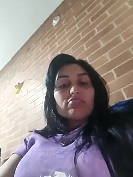 LunaRouuse  online show from March 31, 2026, 11:40 pm