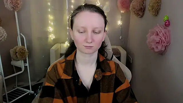 Snapshot of SunshineBlaze chatting on May 28, 2026, 5:26 am SunshineBlaze online show from May 28, 2026, 5:26 am