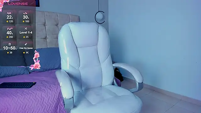 Snapshot of twink_royale18 chatting on February 17, 2026, 6:38 pm twink royale18 online show from February 17, 2026, 6:38 pm