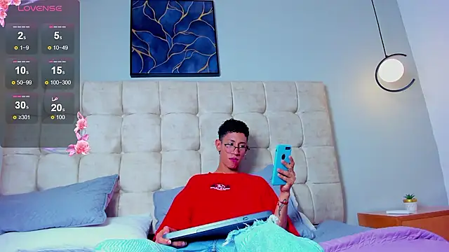 Snapshot of twink_royale18 chatting on February 10, 2026, 6:18 pm twink royale18 online show from February 10, 2026, 6:18 pm