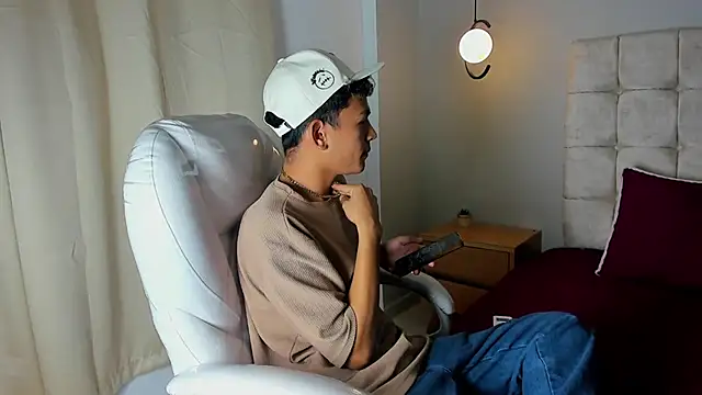 Snapshot of twink_royale18 chatting on February 23, 2026, 4:29 pm twink royale18 online show from February 23, 2026, 4:29 pm