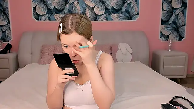 ALZA AZURE online show from April 18, 2026, 8:53 pm