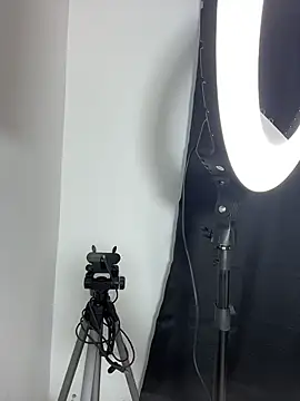 Snapshot of LeslyCooper1 chatting on February 14, 2026, 7:36 pm LeslyCooper1 online show from February 14, 2026, 7:36 pm