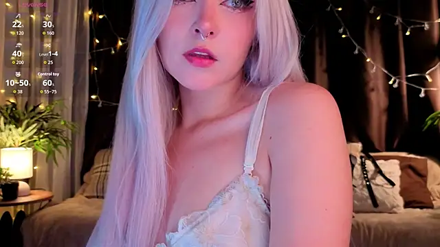 Snapshot of ShyniAlice chatting on July 10, 2026, 4:12 am ShyniAlice online show from July 10, 2026, 4:12 am