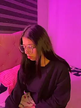 willowharper  online show from January 14, 2026, 2:04 am