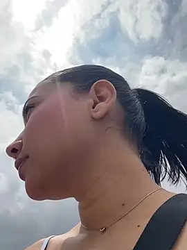 Carita traviesa4 online show from April 21, 2026, 4:02 pm