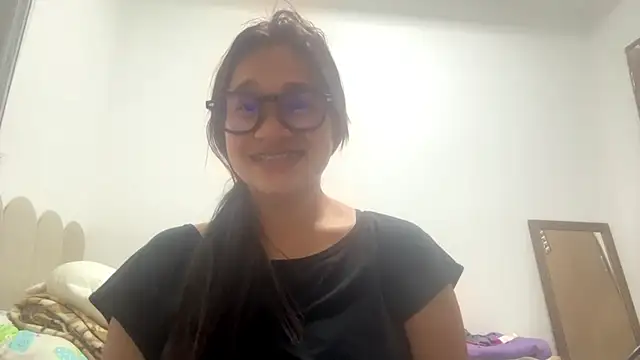 KarlySchnobrich online show from January 13, 2026, 8:24 pm