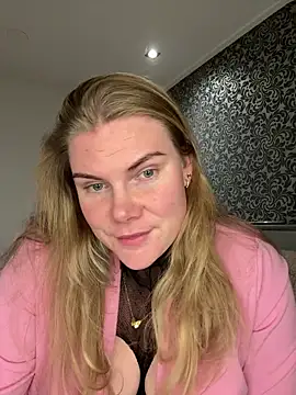 SexyBlondJoanna online show from February 21, 2026, 5:59 pm