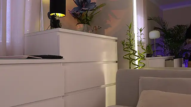 Tinydoll XO online show from April 6, 2026, 2:29 pm