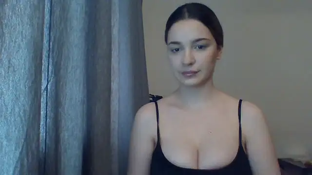 EvelineMagnetic online show from April 19, 2026, 2:18 pm