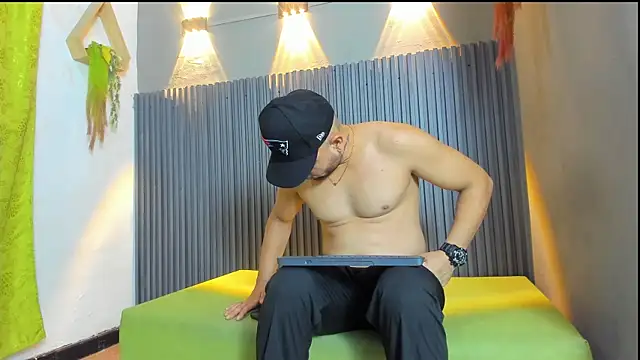 CHRISTIAN PARKERR online show from January 13, 2026, 12:42 pm