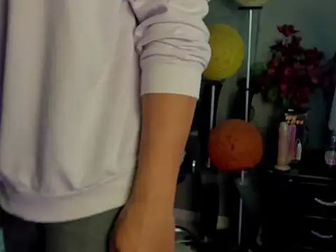 dylaans19 online show from February 19, 2026, 2:25 pm